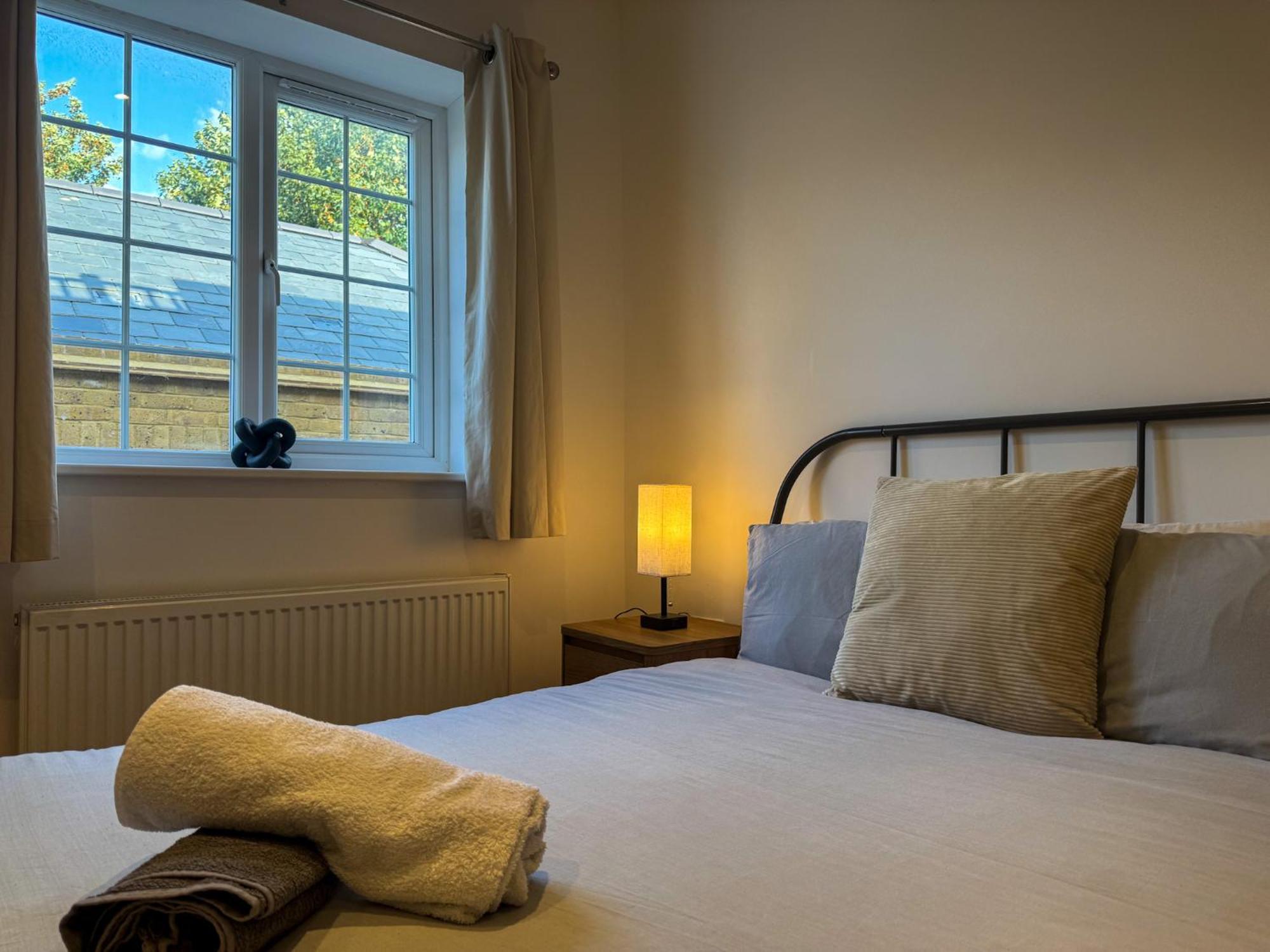 New! & Cosy With Smart Tv, Book Your Stay!